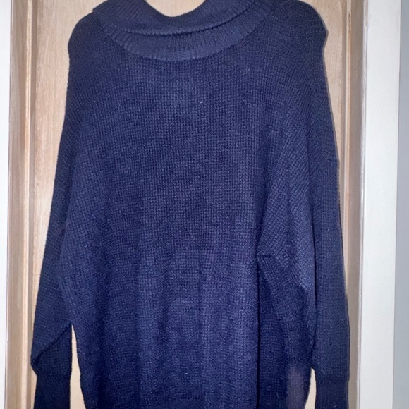 Aerie Navy Sweater Size L Oversized - Picture 5 of 6
